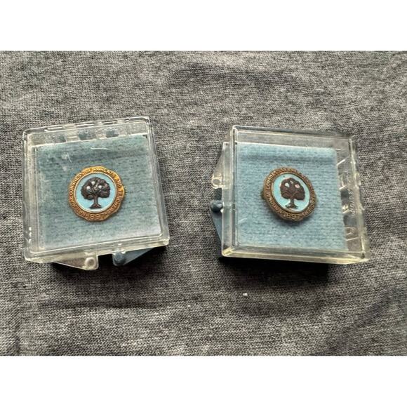 National Congress of Parents Teachers 1897 10k Gold Lapel Pin - Set of 2 - Picture 1 of 5